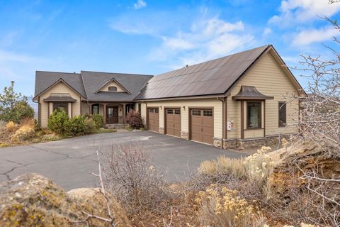 Tiny photo for 6346 Stoneridge Drive, Klamath Falls, OR 97601 (MLS # 220211677)