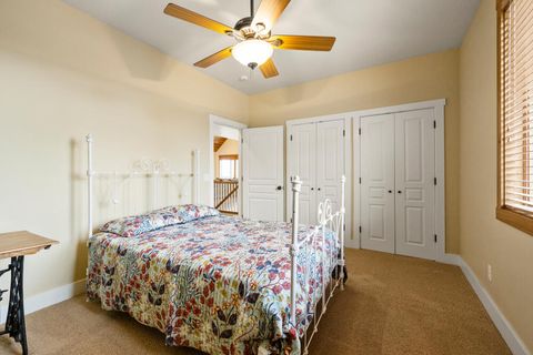 Tiny photo for 6346 Stoneridge Drive, Klamath Falls, OR 97601 (MLS # 220211677)