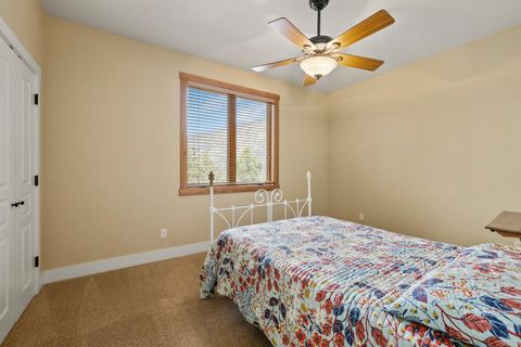 Tiny photo for 6346 Stoneridge Drive, Klamath Falls, OR 97601 (MLS # 220211677)