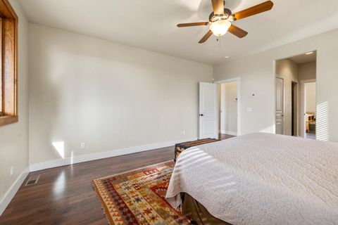 Tiny photo for 6346 Stoneridge Drive, Klamath Falls, OR 97601 (MLS # 220211677)