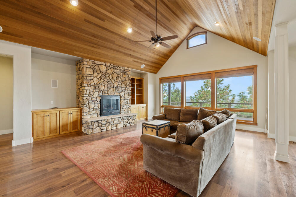 Gray Rock - Residential