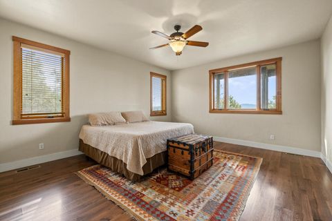 Tiny photo for 6346 Stoneridge Drive, Klamath Falls, OR 97601 (MLS # 220211677)