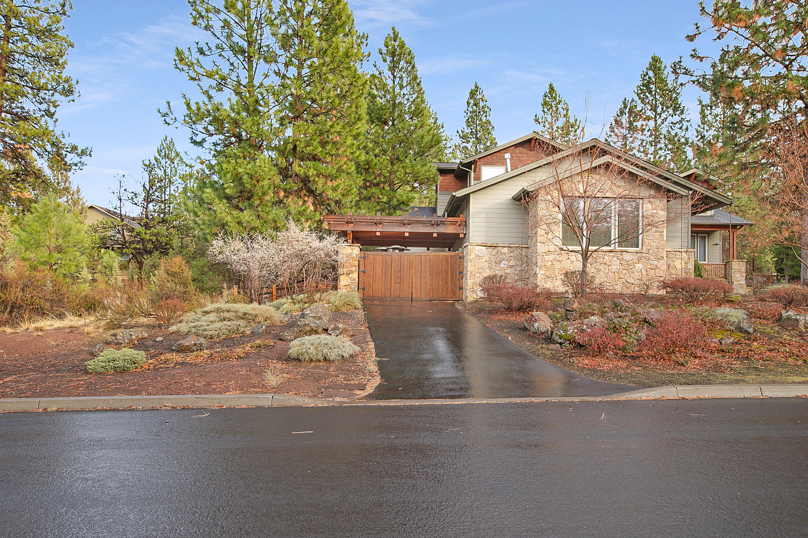 Skyliner Summit - Residential