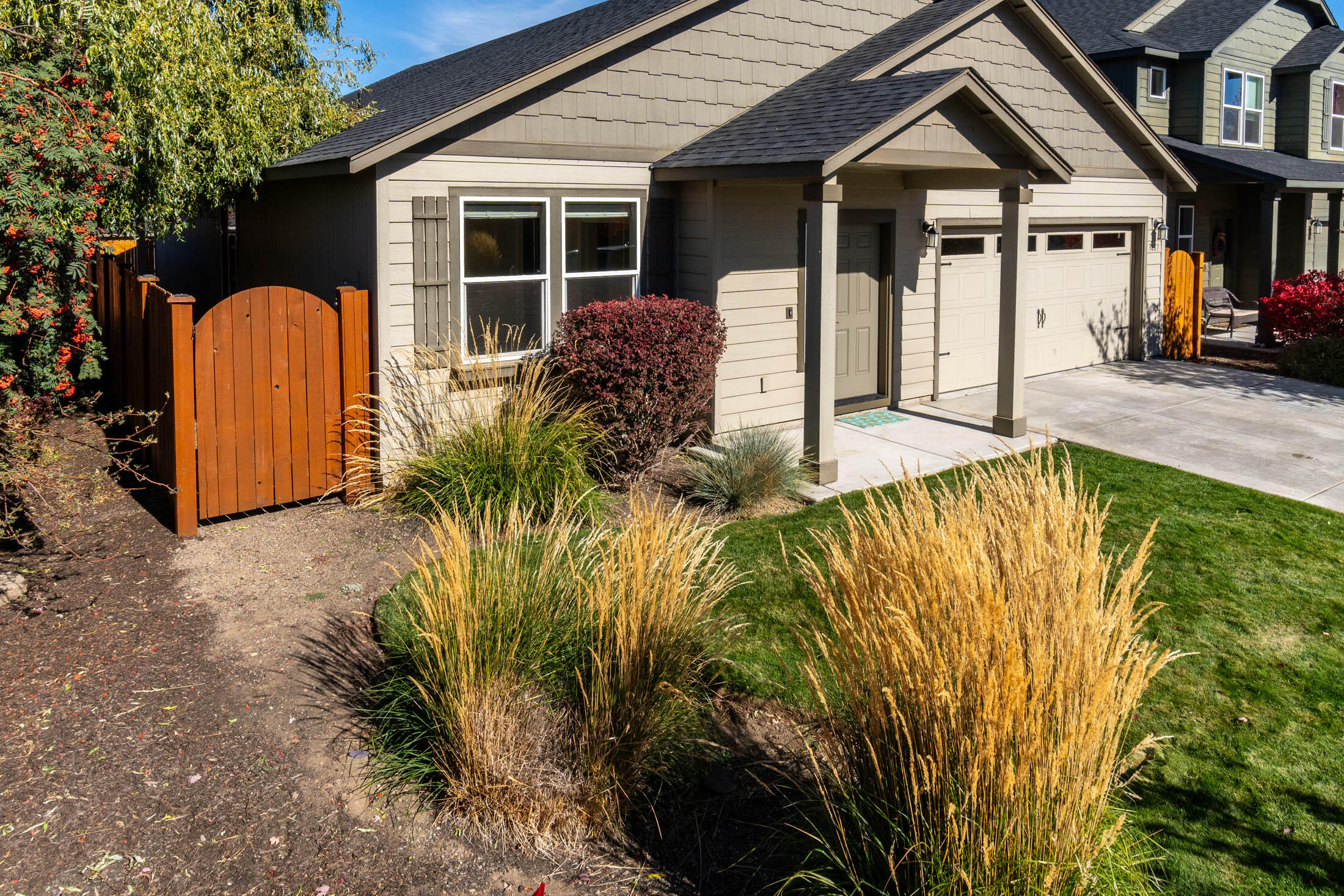 3667 SW Pumice Stone Avenue