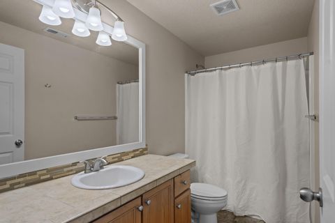 Tiny photo for 63194 NE De Haviland Street, Bend, OR 97701 (MLS # 220213173)