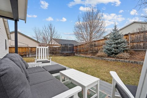 Tiny photo for 63194 NE De Haviland Street, Bend, OR 97701 (MLS # 220213173)