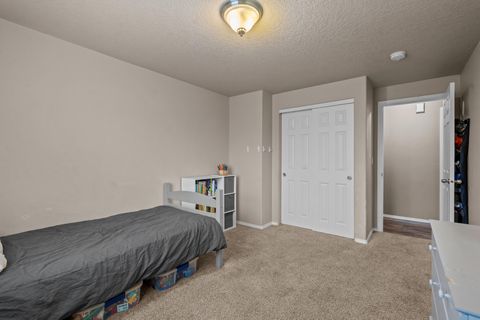 Tiny photo for 63194 NE De Haviland Street, Bend, OR 97701 (MLS # 220213173)