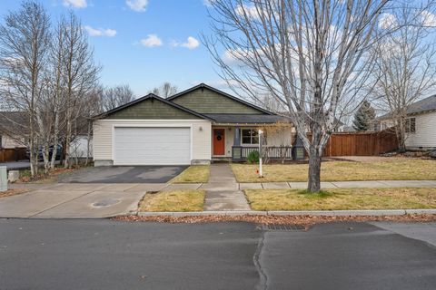 Tiny photo for 63194 NE De Haviland Street, Bend, OR 97701 (MLS # 220213173)