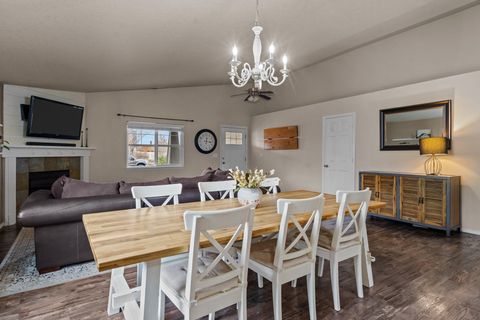 Tiny photo for 63194 NE De Haviland Street, Bend, OR 97701 (MLS # 220213173)