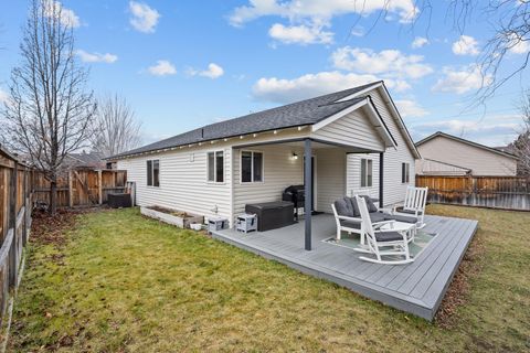 Tiny photo for 63194 NE De Haviland Street, Bend, OR 97701 (MLS # 220213173)