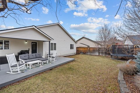 Tiny photo for 63194 NE De Haviland Street, Bend, OR 97701 (MLS # 220213173)