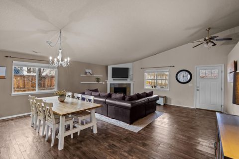 Tiny photo for 63194 NE De Haviland Street, Bend, OR 97701 (MLS # 220213173)