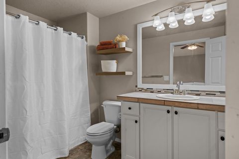 Tiny photo for 63194 NE De Haviland Street, Bend, OR 97701 (MLS # 220213173)