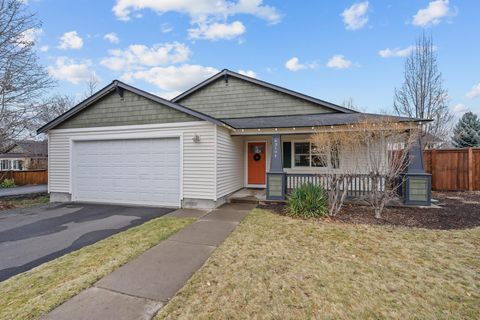 Photo of 63194 NE De Haviland Street, Bend, OR 97701 (MLS # 220213173)