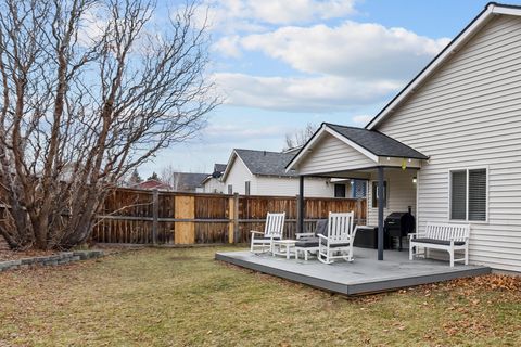 Tiny photo for 63194 NE De Haviland Street, Bend, OR 97701 (MLS # 220213173)