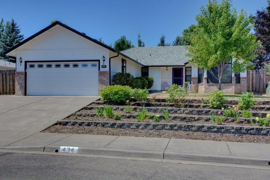 Are you looking for a home in Talent? Don't miss this out on this move in ready 1612 square foot home located on a cul-de-sac in a desirable Talent neighborhood close to schools, parks, and restaurants. Living room features vaulted ceiling with lots of natural light from windows with formal dining area. Additional space next to kitchen could be used as dining room or family room. Plenty of storage throughout home. Master bedroom features slider to fully fenced back yard, and walk in closet. RV parking on side of house. All appliances included.