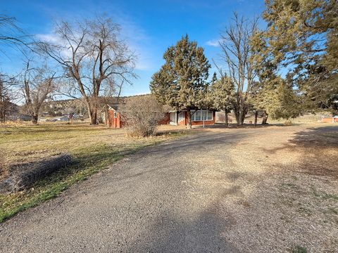 Tiny photo for 643 NE Coles Road, Prineville, OR 97754 (MLS # 220212911)