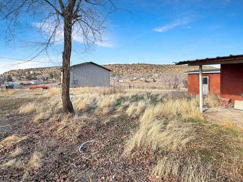 Tiny photo for 643 NE Coles Road, Prineville, OR 97754 (MLS # 220212911)