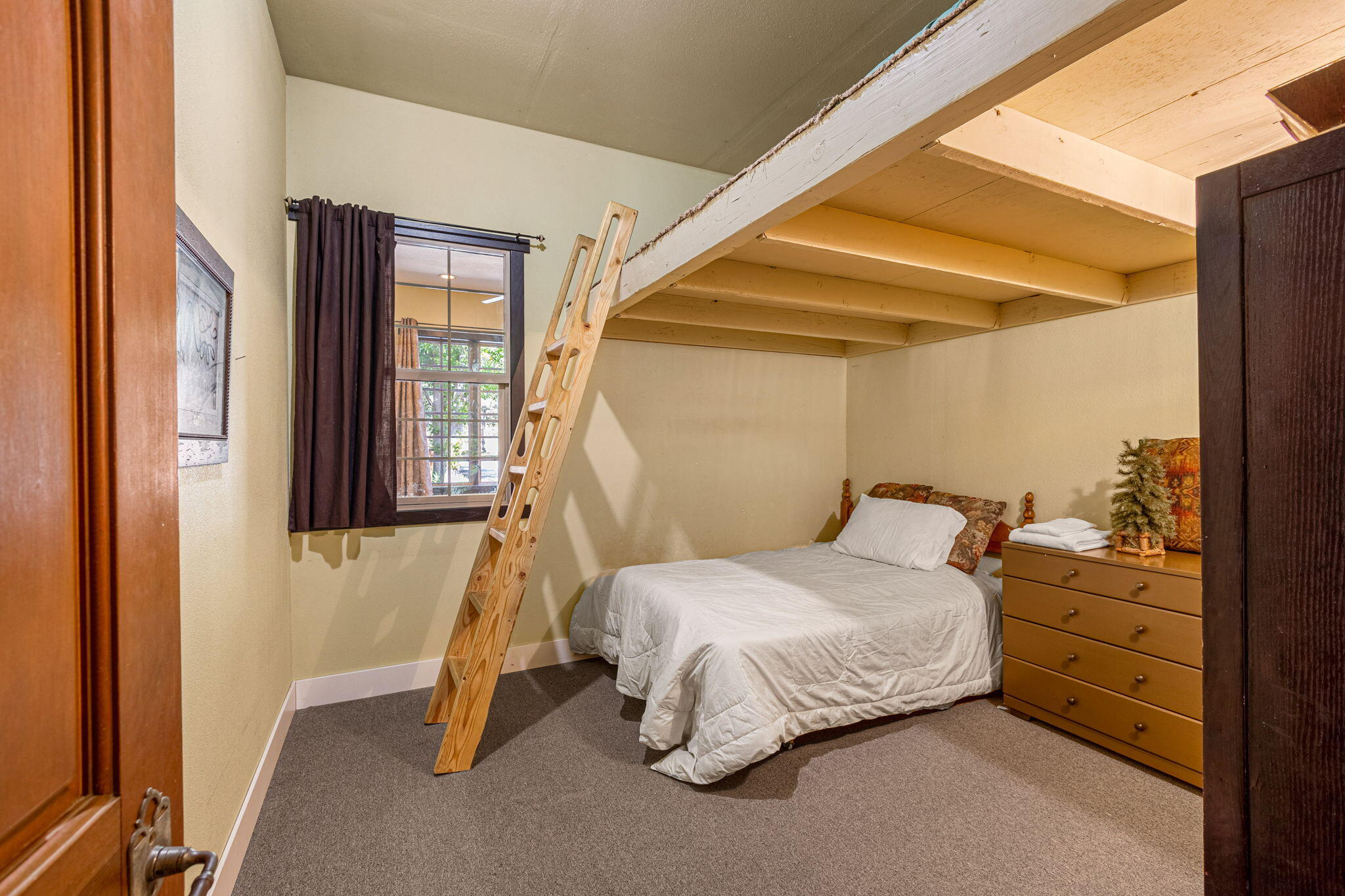 Panoramic View Est - Residential