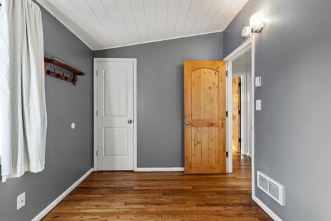 Tiny photo for 4366 Highland Way, Klamath Falls, OR 97603 (MLS # 220213784)