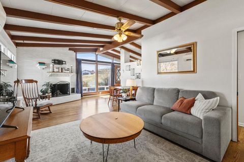 Tiny photo for 4366 Highland Way, Klamath Falls, OR 97603 (MLS # 220213784)