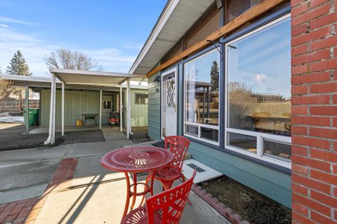 Tiny photo for 4366 Highland Way, Klamath Falls, OR 97603 (MLS # 220213784)