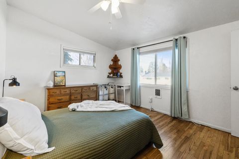 Tiny photo for 4366 Highland Way, Klamath Falls, OR 97603 (MLS # 220213784)