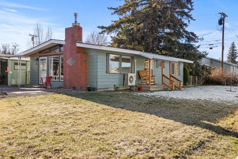 Photo of 4366 Highland Way, Klamath Falls, OR 97603 (MLS # 220213784)