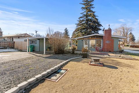 Tiny photo for 4366 Highland Way, Klamath Falls, OR 97603 (MLS # 220213784)