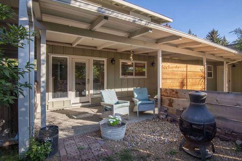 Tiny photo for 717 NE Olney Court, Bend, OR 97701 (MLS # 220210768)
