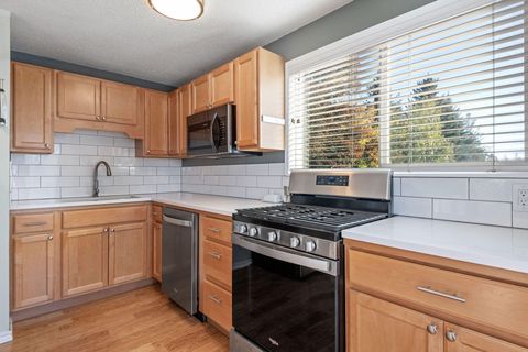 Tiny photo for 717 NE Olney Court, Bend, OR 97701 (MLS # 220210768)