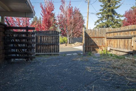 Tiny photo for 717 NE Olney Court, Bend, OR 97701 (MLS # 220210768)