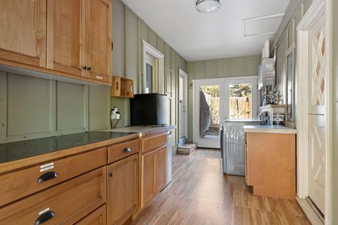 Tiny photo for 717 NE Olney Court, Bend, OR 97701 (MLS # 220210768)