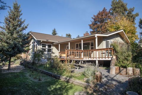 Tiny photo for 717 NE Olney Court, Bend, OR 97701 (MLS # 220210768)