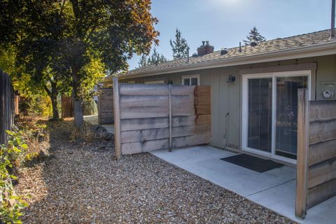 Tiny photo for 717 NE Olney Court, Bend, OR 97701 (MLS # 220210768)