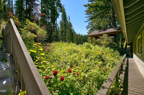 Tiny photo for 78189 High Prairie Road, Oakridge, OR 97463 (MLS # 220223882)