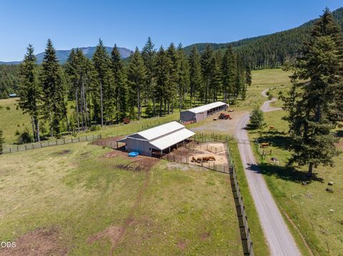 Tiny photo for 78189 High Prairie Road, Oakridge, OR 97463 (MLS # 220223882)