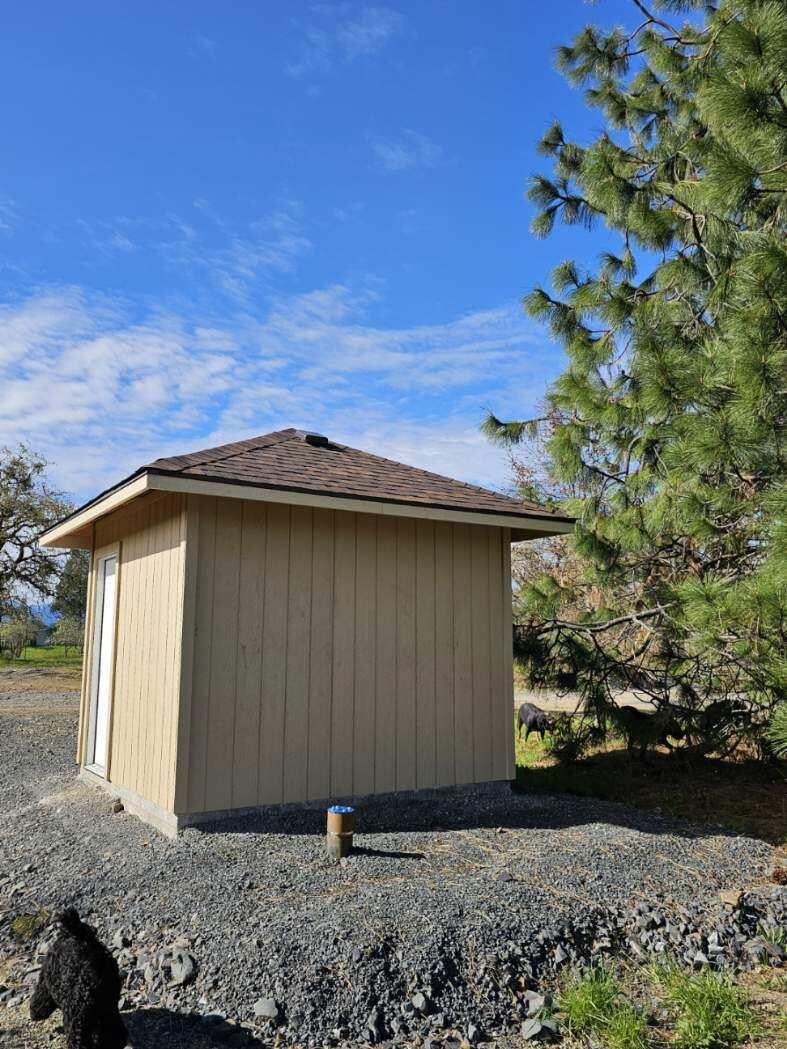 Cave Junction - Land