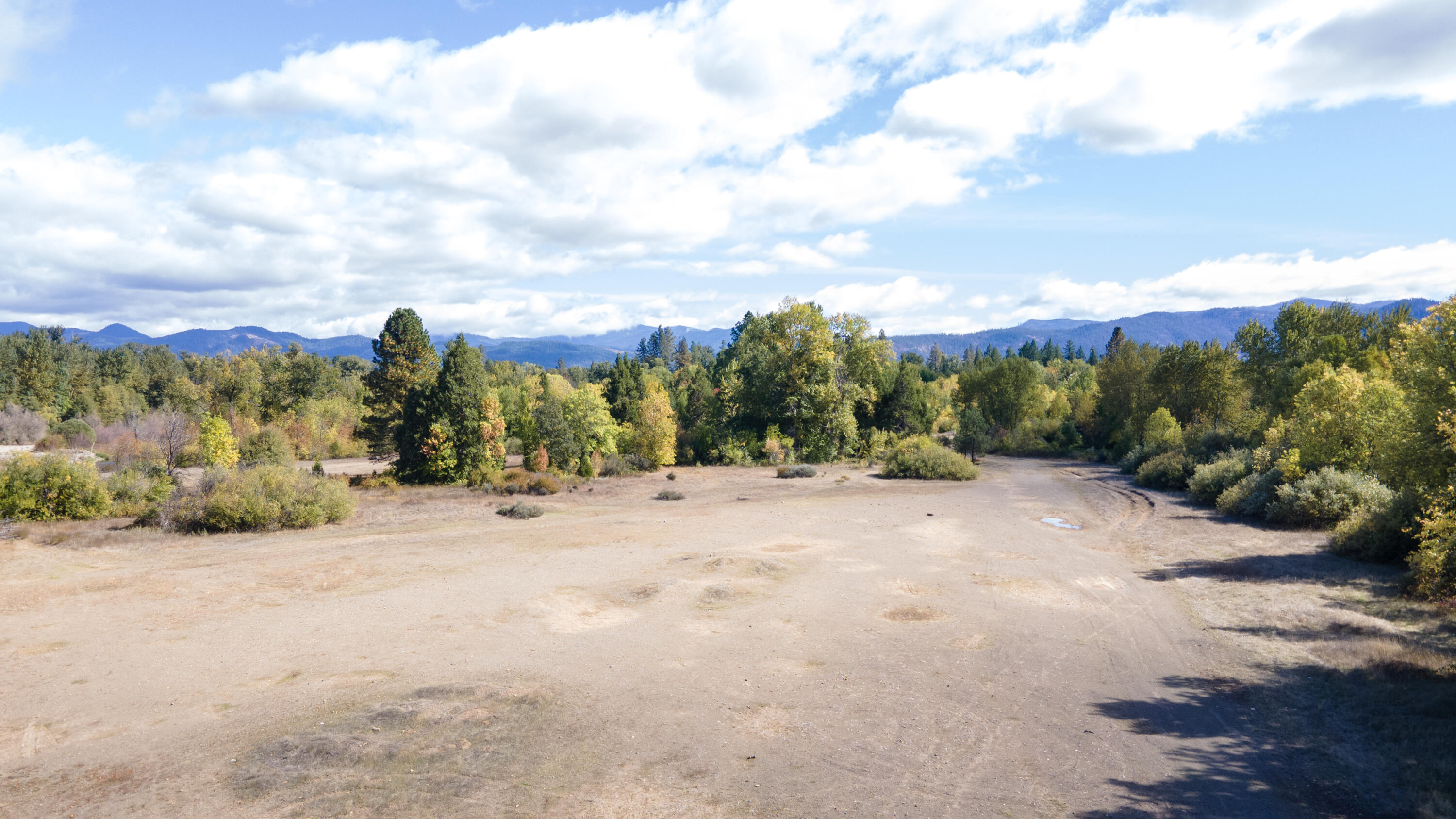 Cave Junction - Land