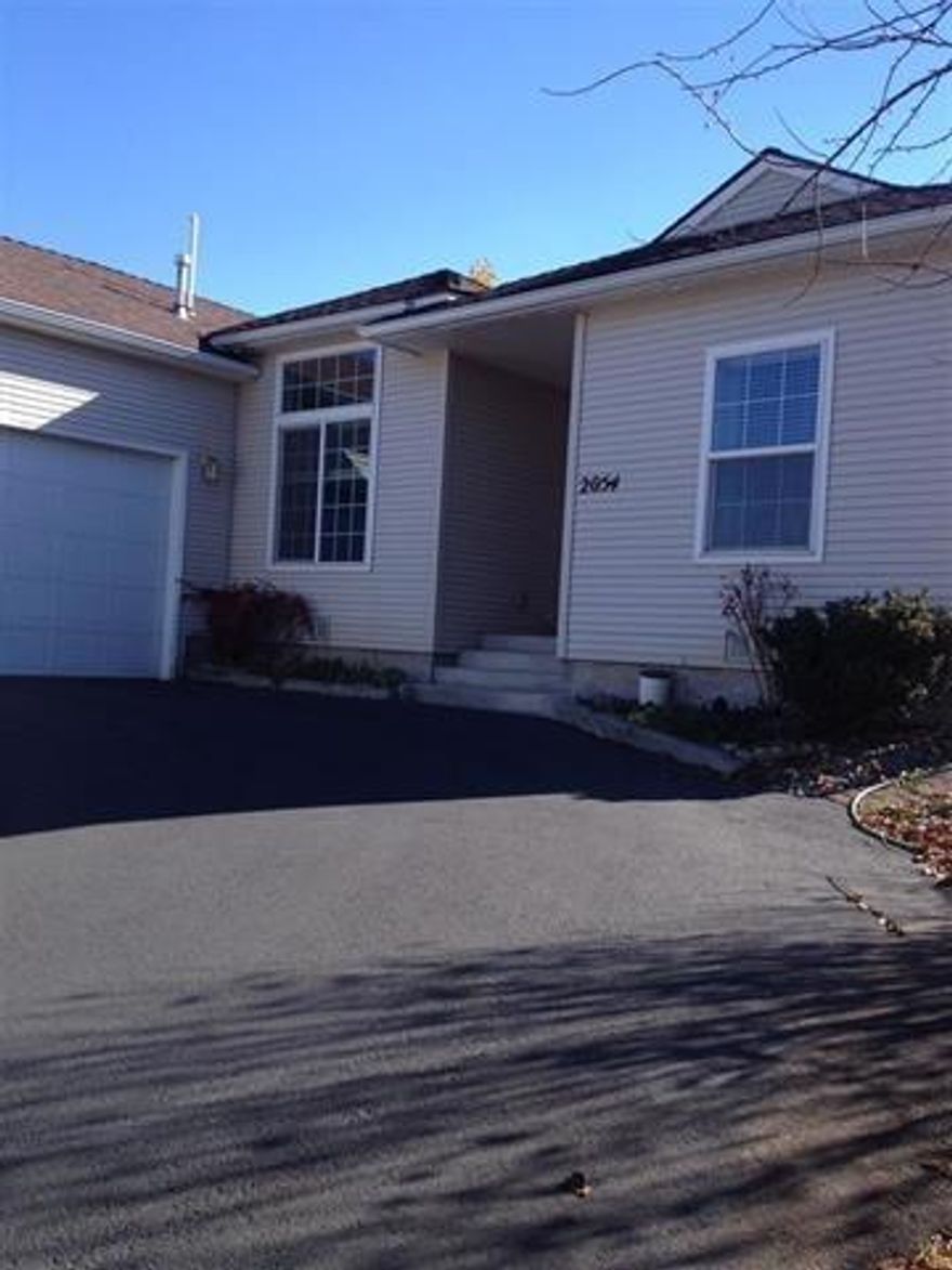 Beautifully Maintained Home. Upgrades Throughtout. Professionally Landscaped With Very Private Back Yard. Split Floor Plan. Sprinklers On Timers. Jetted Tub In Master Bathroom. Granite Tile/Porcelain In Kitchen.