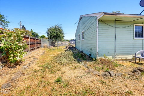 Tiny photo for 1265 Corona Avenue, Medford, OR 97504 (MLS # 220226626)