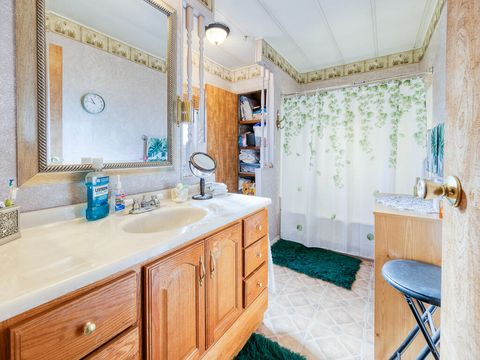 Tiny photo for 3500 Summers Lane #UNIT 5, Klamath Falls, OR 97603 (MLS # 220213887)