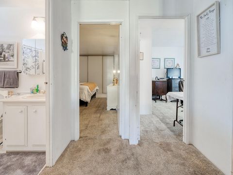 Tiny photo for 3500 Summers Lane #UNIT 5, Klamath Falls, OR 97603 (MLS # 220213887)