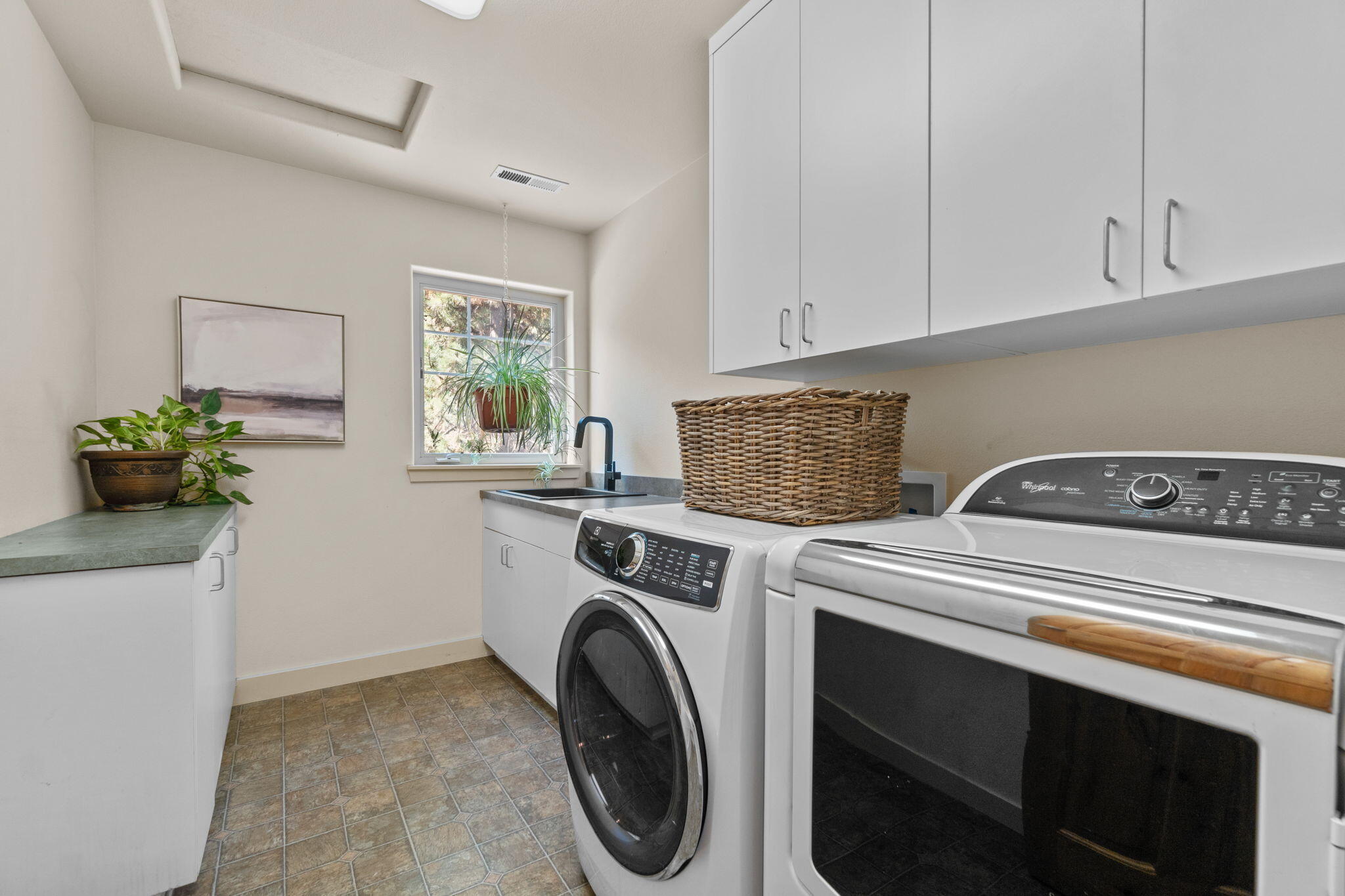 Skyliner Summit - Residential