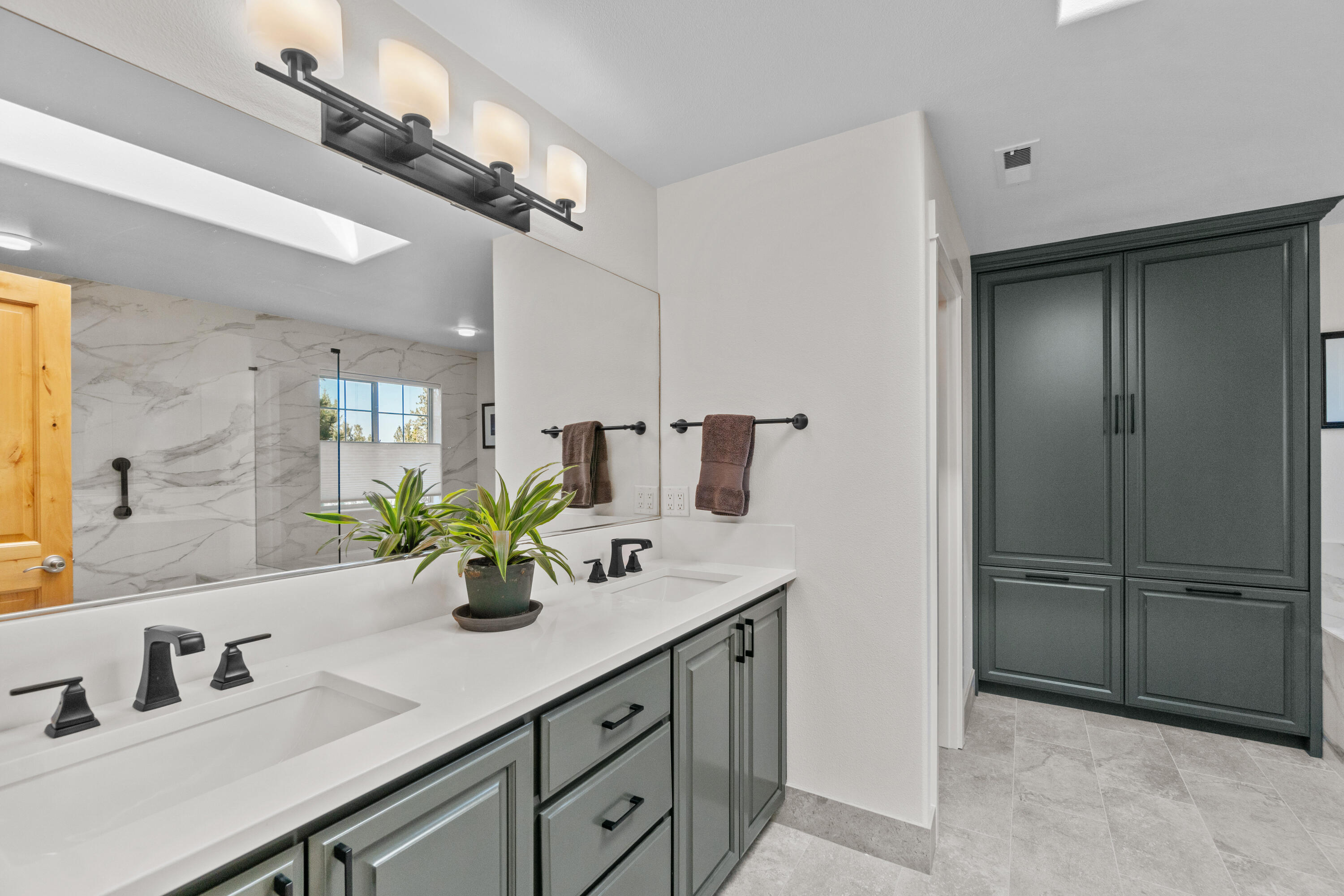 Skyliner Summit - Residential