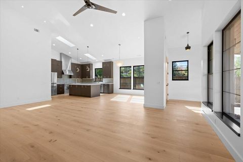 Tiny photo for 391 Clinton Street #5200, Ashland, OR 97520 (MLS # 220210654)