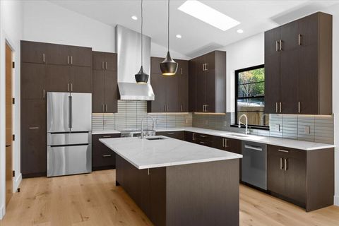 Tiny photo for 391 Clinton Street #5200, Ashland, OR 97520 (MLS # 220210654)