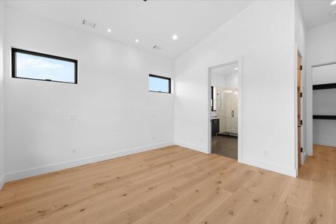 Tiny photo for 391 Clinton Street #5200, Ashland, OR 97520 (MLS # 220210654)