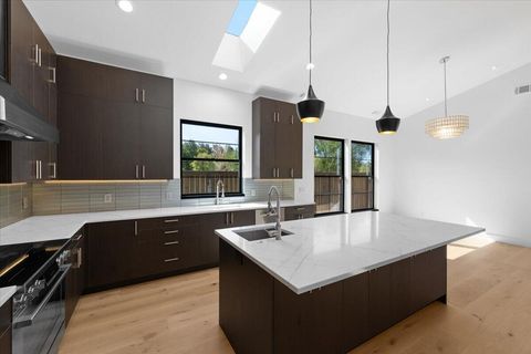 Tiny photo for 391 Clinton Street #5200, Ashland, OR 97520 (MLS # 220210654)