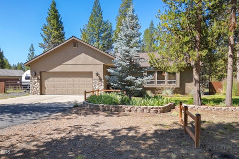 Photo of 55350 Gross Drive, Bend, OR 97707 (MLS # 220226660)